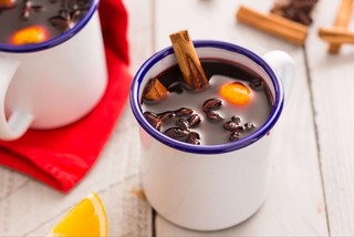 Cách uống rượu vang Giáng sinh đúng cách